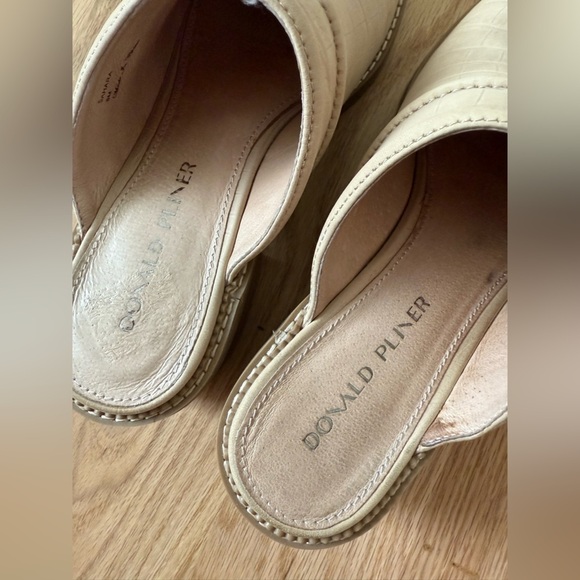 Donald Pliner Croc Effect Leather Sahara Slip On Clog Heel Cream Neutral Size 8 - Picture 10 of 14